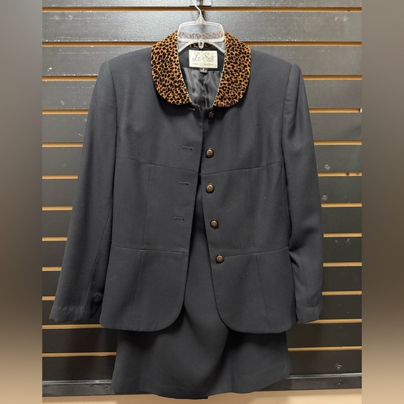 Le Suit Black Suit with Leopard Collar - Picture 1 of 6